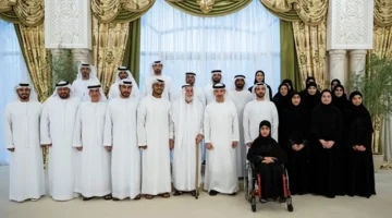 هزاع بن زايد يكرم أوائل الثانوية العامة في منطقة العين ويعزز التميز التعليمي